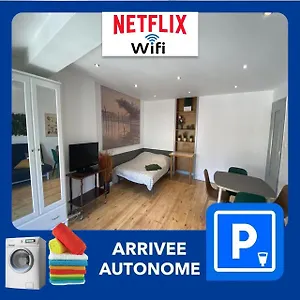 Chic&cosy F1 Gare Chateaucreux Netflix , Saint-Etienne (Loire) France